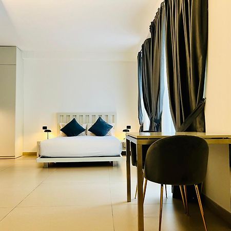 La Chambre Milano Guest House Bagian luar foto