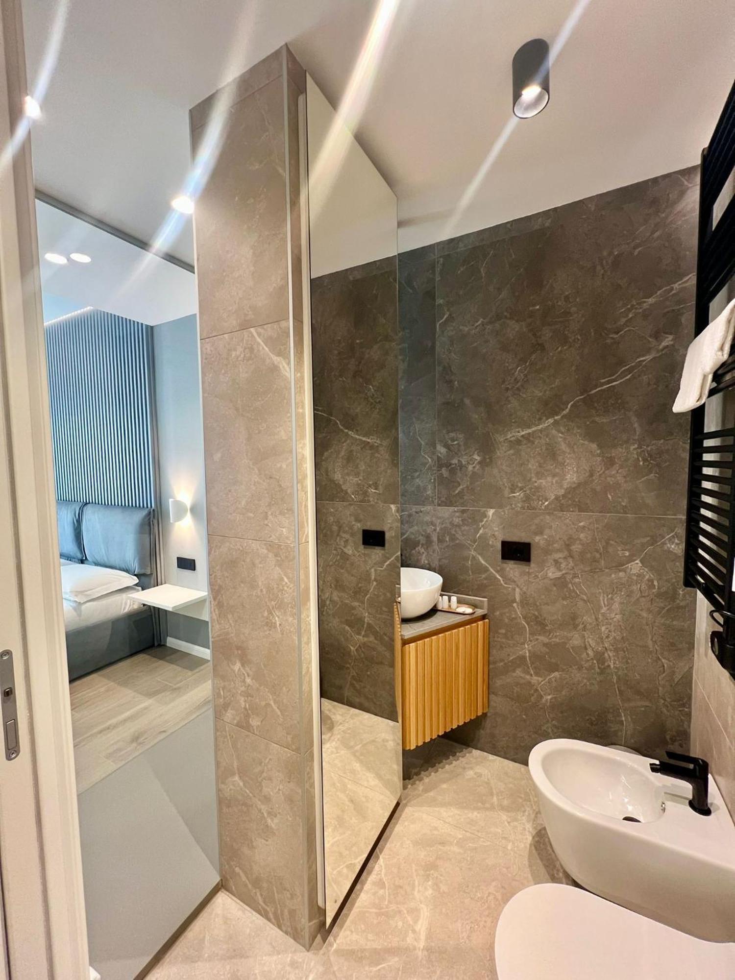 La Chambre Milano Guest House Bagian luar foto
