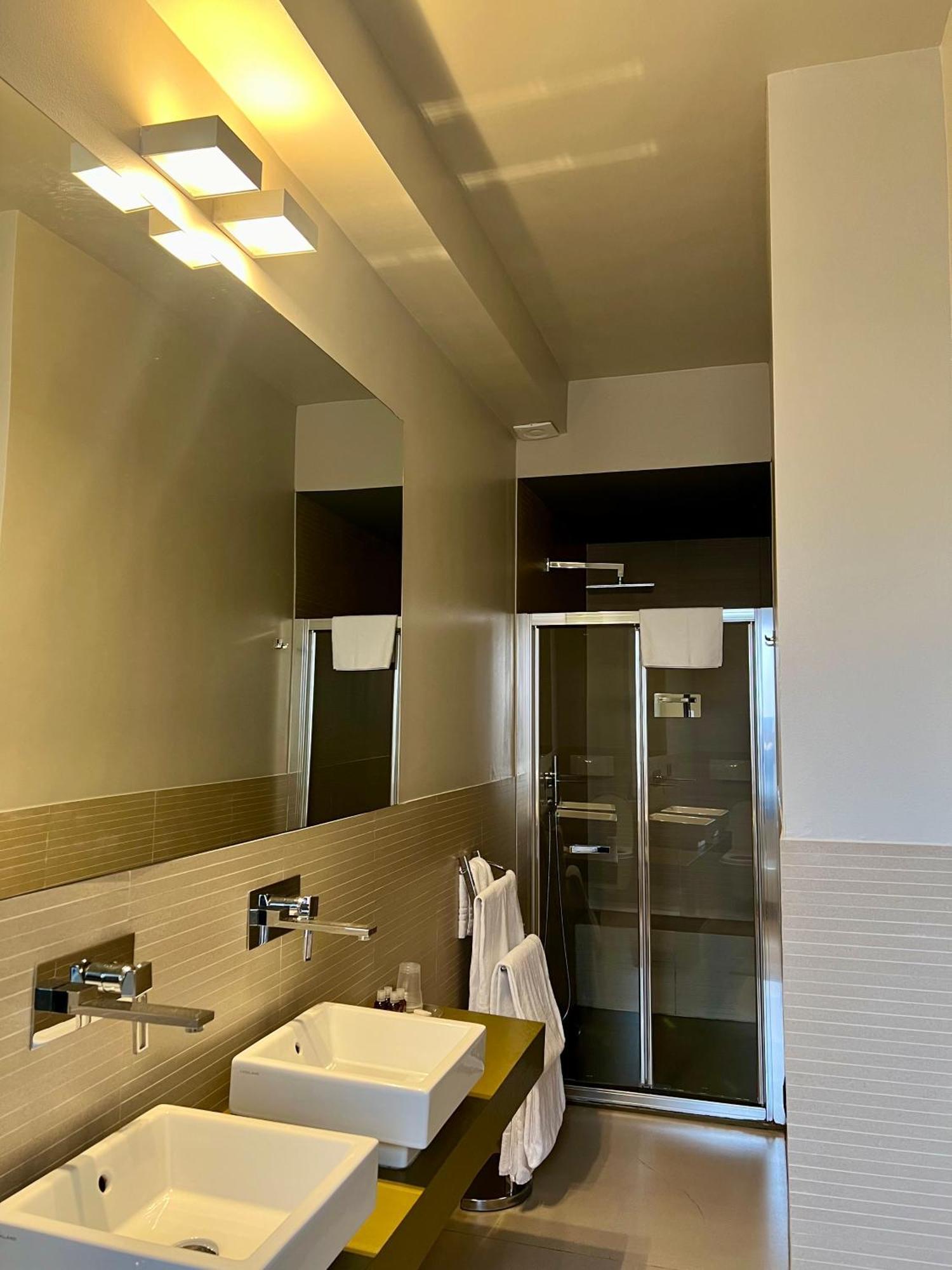 La Chambre Milano Guest House Bagian luar foto